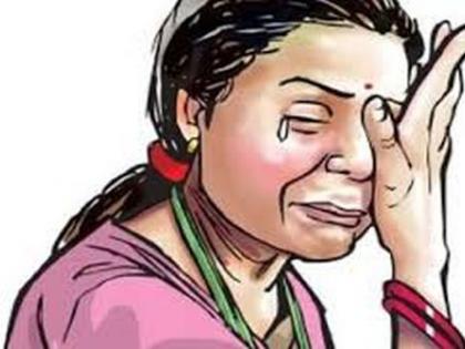 The daughter and wife were severely beaten for not laying the foundation of Atya | आत्याचा पाया न पडल्याने मुलगी व पत्नीला जबर मारहाण