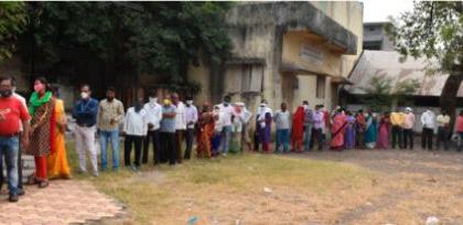 Swabs given by two thousand teachers and staff | दोन हजार शिक्षक व कर्मचा-यांनी दिले स्वॅब Swabs given by two thousand teachers and staff | दोन हजार शिक्षक व कर्मचा-यांनी दिले स्वॅब