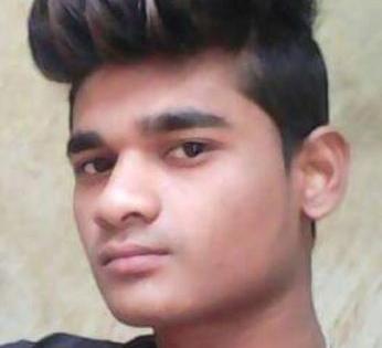 Two killed in bus accident | बसच्या धडकेत दुचाकीस्वार ठार Two killed in bus accident | बसच्या धडकेत दुचाकीस्वार ठार