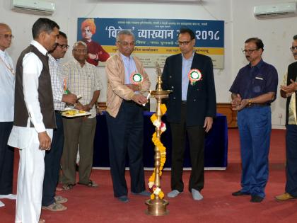 Parbhani lectures: Prioritize rural areas to increase GDP - Anil Kakodkar | परभणीत व्याख्यान : जीडीपी वाढविण्यासाठी ग्रामीण भागास प्राधान्य द्या- अनिल काकोडकर