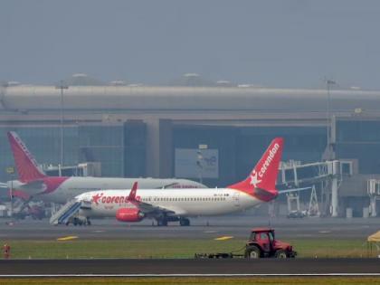 Aviation traffic affected by heavy rains, more than 50 flights canceled | जोरदार पावसाचा विमान वाहतुकीला फटका, ५० पेक्षा जास्त विमानांचे उड्डाण रद्द