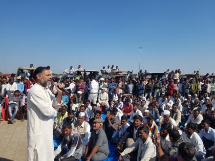  Yogendra Yadav's interaction with Pimpalgaon farmers | योगेंद्र यादव यांचा पिंपळगावला शेतकऱ्यांशी संवाद