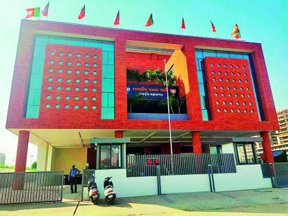 BJP's 'election management' is being done from a 45 thousand square feet hi-tech office in Gujarat | गुजरातमध्ये ४५ हजार चौरस फुटाच्या हायटेक ऑफिसमधून होत आहे भाजपचे 'इलेक्शन मॅनेजमेंट'