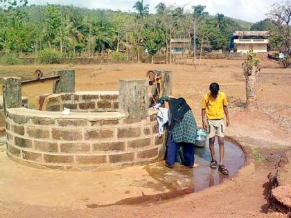 Plans of 219 villages in Solapur district have been closed due to flood water | पुराच्या घाण पाण्याने सोलापूर जिल्ह्यातील २१९ गावांच्या योजना पडल्या बंद