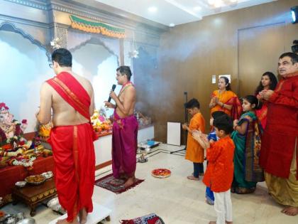 Arrival of Lord Ganesha at the residence of Nitin Gadkari, Anil Deshmukh and Ramesh Banga | Ganesh Mahotsav; नितीन गडकरी, अनिल देशमुख व रमेश बंग यांच्या निवासस्थानी श्रींचे आगमन