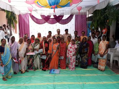 Wadgaon: The women are felicitated | वडगावला दारूबंदी करणा:या महिलांचा सत्कार