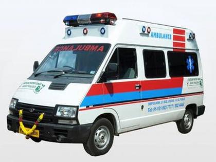 A cardiac ambulance is still waiting for a medical college in Dhule | धुळे येथील वैद्यकीय महाविद्यालयास कार्डिक अॅम्बुलन्सची अद्यापही प्रतीक्षाच A cardiac ambulance is still waiting for a medical college in Dhule | धुळे येथील वैद्यकीय महाविद्यालयास कार्डिक अॅम्बुलन्सची अद्यापही प्रतीक्षाच