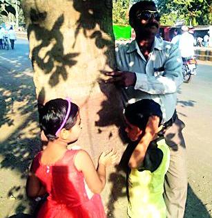 Do not break the tree, the apathy of the little ones | वृक्ष तोडू नका, चिमुकल्यांची आर्जव