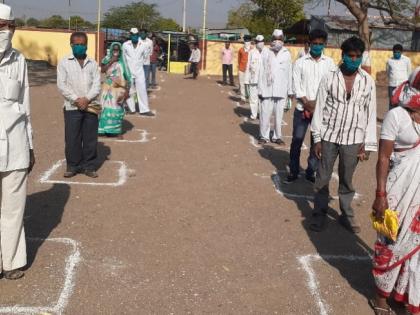  Distribution of foodgrains at Waingaon School | वायंगाव शाळेत धान्याचे वितरण