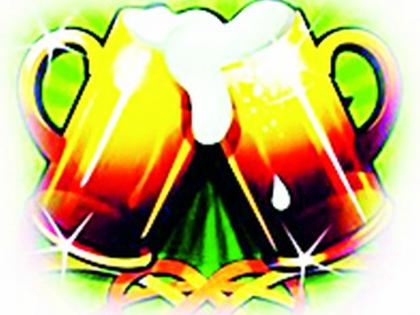 As evening rolls around, a gathering of alcoholics | सायंकाळ होताच भरते मद्यपींची जत्रा As evening rolls around, a gathering of alcoholics | सायंकाळ होताच भरते मद्यपींची जत्रा