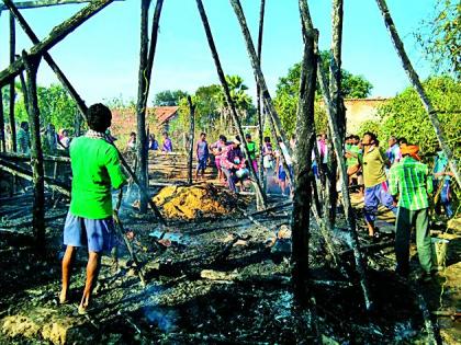 The house burns in remote areas | दुर्गम भागात घर जळून खाक