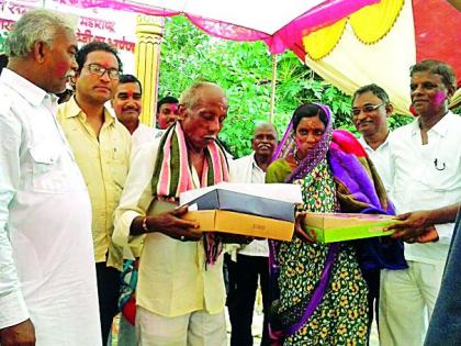 Govardhan Pooja of Govari community | गोवारी समाजाची गोवर्धन पूजा