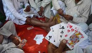 Raids on gambling dens; 63 thousand items confiscated | जुगार अड्ड्यावर छापा; ६३ हजारांचा मुद्देमाल जप्त