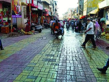 Roads in Khamgaon are crowded even during the curfew! | जमावबंदीतही खामगाव शहरातील रस्ते गजबजलेलेच!