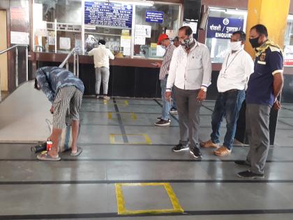  Reservation counter started at Manmad railway station | मनमाड रेल्वेस्थानकावर आरक्षण काउण्टर सुरू