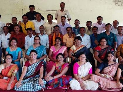 Filter Plan Visit from Former Student | माजी विद्याथ्र्याकडून फिल्टर प्लॅन भेट Filter Plan Visit from Former Student | माजी विद्याथ्र्याकडून फिल्टर प्लॅन भेट