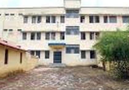 Students' education is disrupted due to hostel closure | वसतिगृह बंद असल्याने विद्यार्थ्यांचे शिक्षण अधांतरीत