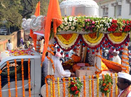 The Palanquin ceremony was held in Parbhani | परभणीत उत्साहात पार पडला पालखी सोहळा