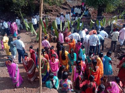 Khaparewadi waterfalls stop drinking water ... | खापरेवाडीतील ग्रामस्थांची पाण्यासाठी होणारी वणवण थांबली...