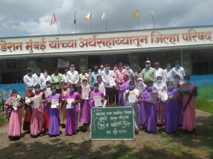 Kovid Warriors felicitated on the anniversary of Primary Teachers Committee | प्राथमिक शिक्षक समितीच्या वर्धापनदिनी कोविड योद्ध्यांचा सत्कार