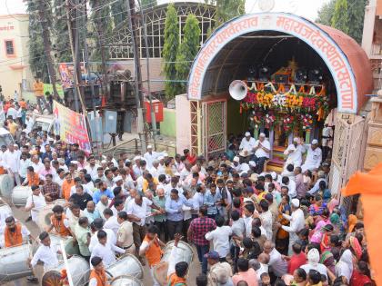  Devmamledar Yashwantrao Maharaj begins the yatra | देवमामलेदार यशवंतराव महाराज यात्रोत्सवास प्रारंभ