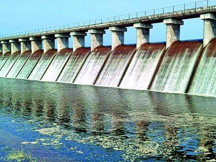 Dam is full; There is no water due to the absence of half-way | धरण भरले; अर्धवट पाटचºयांअभावी पाणी नाही