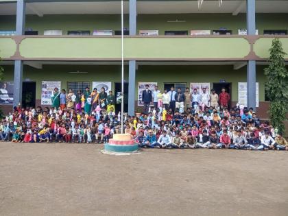 Akash lantern workshop at Ganadish School, College | गणाधिश स्कूल, कॉलेजमध्ये आकाश कंदील कार्यशाळा