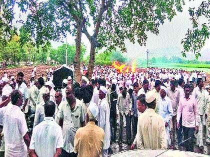  ... and the eyes of the villagers | ...अन् गावकऱ्यांचे डोळे पाणावले