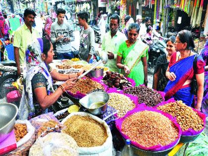 Due to shortage of DryFrute in the market due to traffic constraints | वाहतूकदारांच्या संपामुळे  बाजारात ड्रायफ्रुटचा तुटवडा