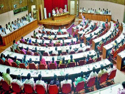 A sudden turn of the leader of the municipal auditorium | महापालिका सभागृह नेत्याचे अचानक घूमजाव