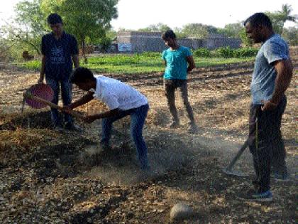 Nalvandikar's struggle to win water cup | वॉटर कप जिंकण्यासाठी नाळवंडीकरांनी आवळली श्रमदानाची वज्रमूठ