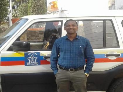 Liquor smuggler Nitin Dilip Dhere arrested by state excise department officials | Kolhapur Crime: तोतया कर्मचाऱ्याला अधिकाऱ्यांचे बळ?, दारू तस्करीतील सूत्रधार नामानिराळे