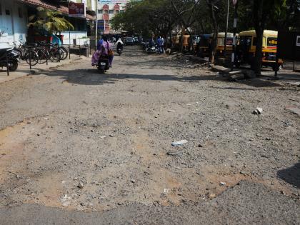 Kolhapur: Passing 11 years of road due to no voting, trouble with businessmen and passengers; | कोल्हापूर :  मतदान नसल्याने रखडला ११ वर्षे रस्ता, व्यावसायिकांसह प्रवाशांना त्रास