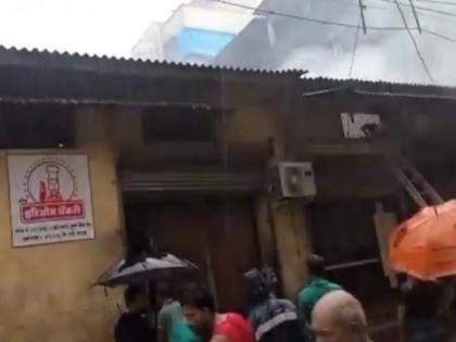 Fire broke out at Hari Om Bakery and Plastic Factory in Ulhasnagar, materials worth lakhs were lost | उल्हासनगरातील हरी ओम बेकरी व प्लास्टिक कारखान्याला आग, लाखोंचे साहित्य खाक