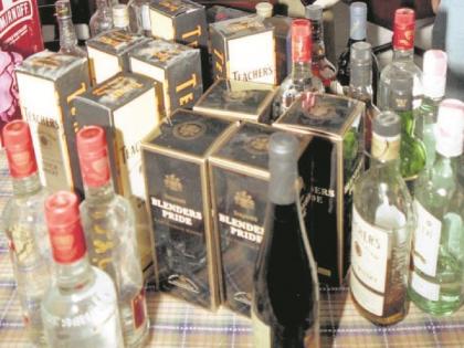 3 times in eight days stolen liquor got away, but the dutiful officers of Anmod caught it | आठ दिवसात 3 वेळा चोरटी दारू सुटली, अनमोडच्या कर्तव्यदक्ष अधिकाऱ्यांनी मात्र पकडली