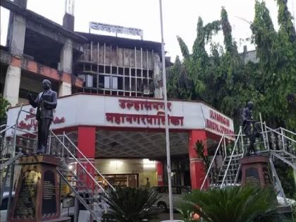 Ball of Ulhasnagar Municipal Tender War in Commissioner's Court | उल्हासनगर महापालिका टेंडरवॉरचा चेंडू आयुक्तांच्या कोर्टात, कारवाई टाळण्यासाठी ठेकेदारात समझोता?