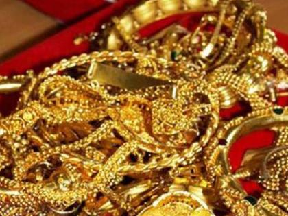 1.97 lakhs of jewelery of a person who went to his father-in-law | सासऱ्याकडे गेलेल्या व्यक्तीचे १.९७ लाखाचे दागीने लंपास