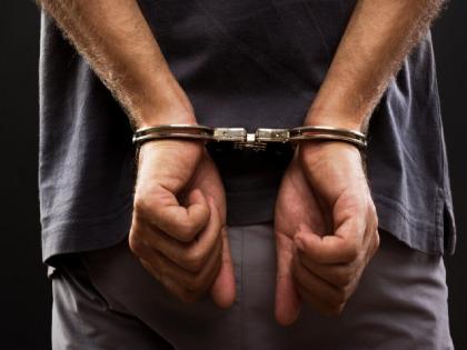 Three arrested for robbing a foreigner | परप्रांतीय प्रवाशाला लुटणाऱ्या तिघांना अटक