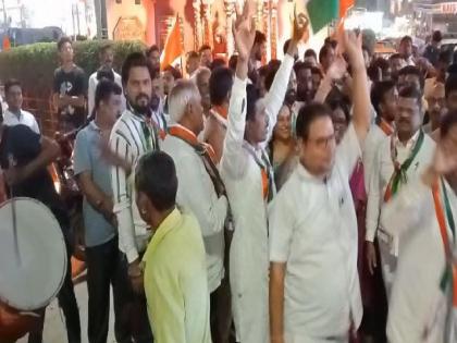 Cheers in Kalyan from NCP and Shiv Sena Thackeray group | राष्ट्रवादी आणि शिवसेना ठाकरे गटाकडून कल्याणमध्ये जल्लोष