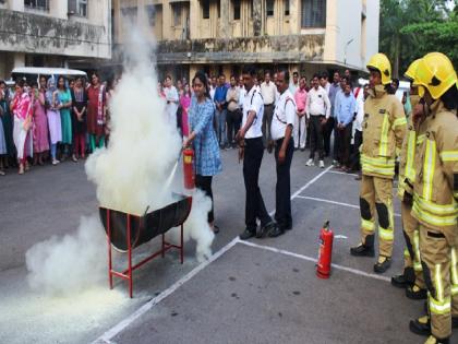 Mockdrill at Konkan Bhavan Administrative Building | कोकण भवन प्रशासकीय इमारतीत मॉकड्रील