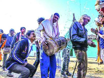 Sell your tearful, Gods our fog ... | बेचो तुम्हारे जोरू का लहेंगा, देवो हमारा फगवा...