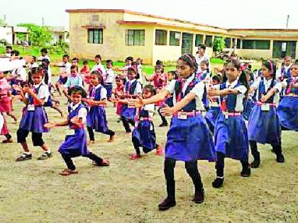 The stone school experiencing the rise of independence | स्वातंत्र्याचा उदय अनुभवणारी पाथरीची शाळा The stone school experiencing the rise of independence | स्वातंत्र्याचा उदय अनुभवणारी पाथरीची शाळा