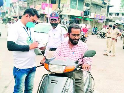 Pay the fine, but walk out; Positive for no reason | दंड भरू, पण बाहेर फिरू ; विनाकारण फिरणारेच पॉझिटिव्ह Pay the fine, but walk out; Positive for no reason | दंड भरू, पण बाहेर फिरू ; विनाकारण फिरणारेच पॉझिटिव्ह