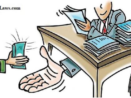 One was caught red-handed with the head of the land records department | भूमिअभिलेख विभागाच्या शिरस्तेदारासह एकास पकडले रंगेहात