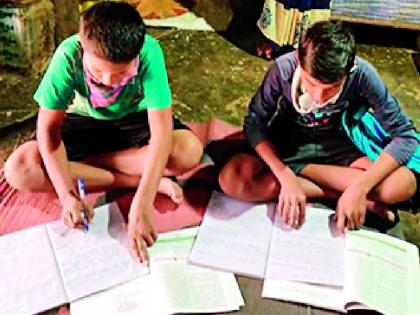 Guruji admitted his children to Z.P. At school | गुरुजींनी स्वत:च्या मुलांना दाखल केले जि.प. शाळेत Guruji admitted his children to Z.P. At school | गुरुजींनी स्वत:च्या मुलांना दाखल केले जि.प. शाळेत