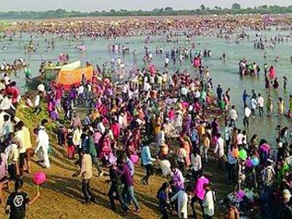 Thousands of devotees have performed rituals | हजारो भाविकांनी केले अभ्यंगस्नान