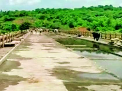 Work on the Belora Bridge is incomplete but traffic continues | बेलोरा पुलाचे काम अपूर्ण मात्र वाहतूक सुरू