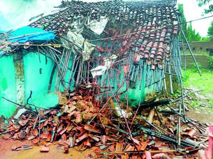 1263 homes collapsing | १२६३ घरांची पडझड