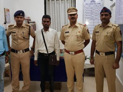 Tcila arrested on Igatpuri railway station | इगतपुरी रेल्वेस्थानकावर तोतया टीसीला अटक