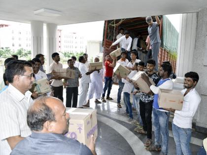 Kerala floods: An independent bogey of Kanyakumari Express to help Sangliikar | Kerala Floods : सांगलीकरांची मदत पोहोचविण्यासाठी कन्याकुमारी एक्सप्रेसला स्वतंत्र बोगी